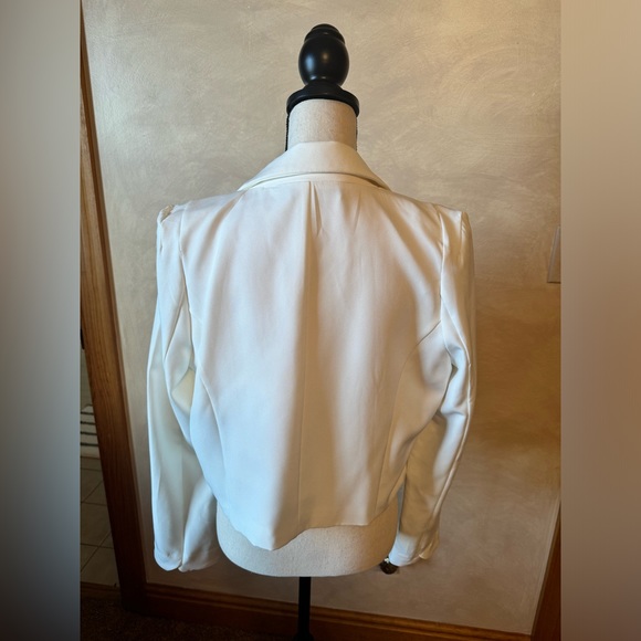 DO+BE White Blazer in size large - Picture 2 of 5